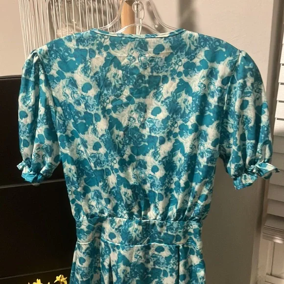 $5 Sale! Aqua Floral Dress - Picture 8 of 10